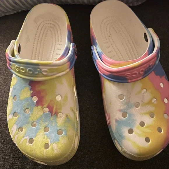 Crocs - Picture 1 of 2